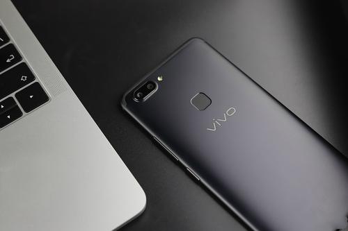  Vivo V15即将在印度推出这是Oppo F11 Pro的第一单元15 