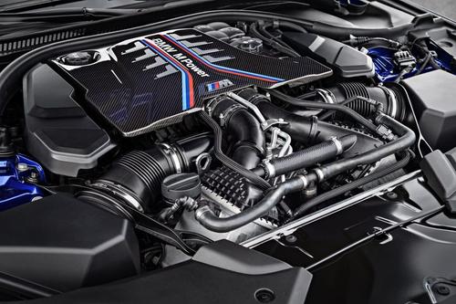  目前的4.4升双涡轮增压V8可能会以改版的形式延续 