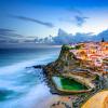 葡萄牙沿海小镇SãoFélixda Marinha的房屋由一系列堆叠的体积组成