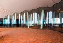 无人机提供了赫尔佐格·德·穆隆的汉堡Elbphilharmonie展览的预览