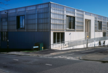 RCKa的伦敦青年中心采用半透明的聚碳酸酯外墙