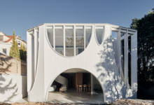 GlebeHouse的设计巧妙地参考了邻居-带有装饰拱形窗户的维多利亚式露台