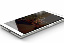 SonyXperia8继承了与两个旗舰产品相同的设计语言