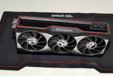 AMD Radeon RX 6900 XT具有80个计算单元的功能齐全的Navi 21 GPU 