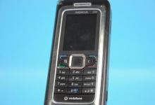诺基亚于1996年发布了诺基亚9000Communicator