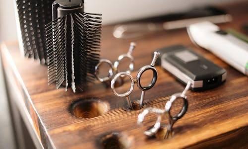 外甥正月理发舅舅去世 舅妈控告杀人