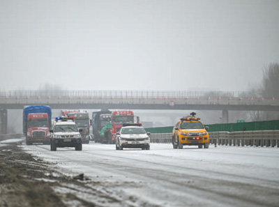 面对大范围雨雪降温天气 多地多措并举保生产保民生
