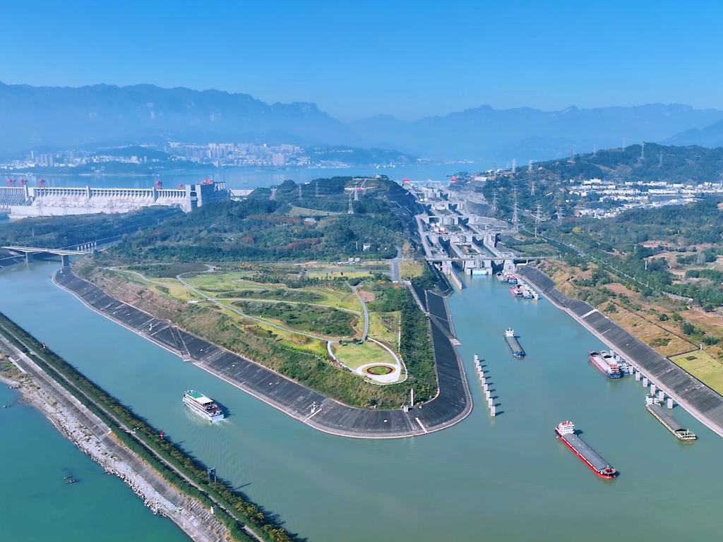 三峡枢纽航运通过量突破历年最高水平